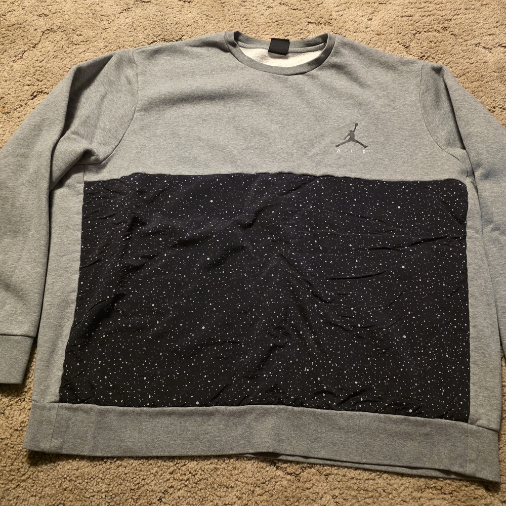 Gray and Black Men's Sweater